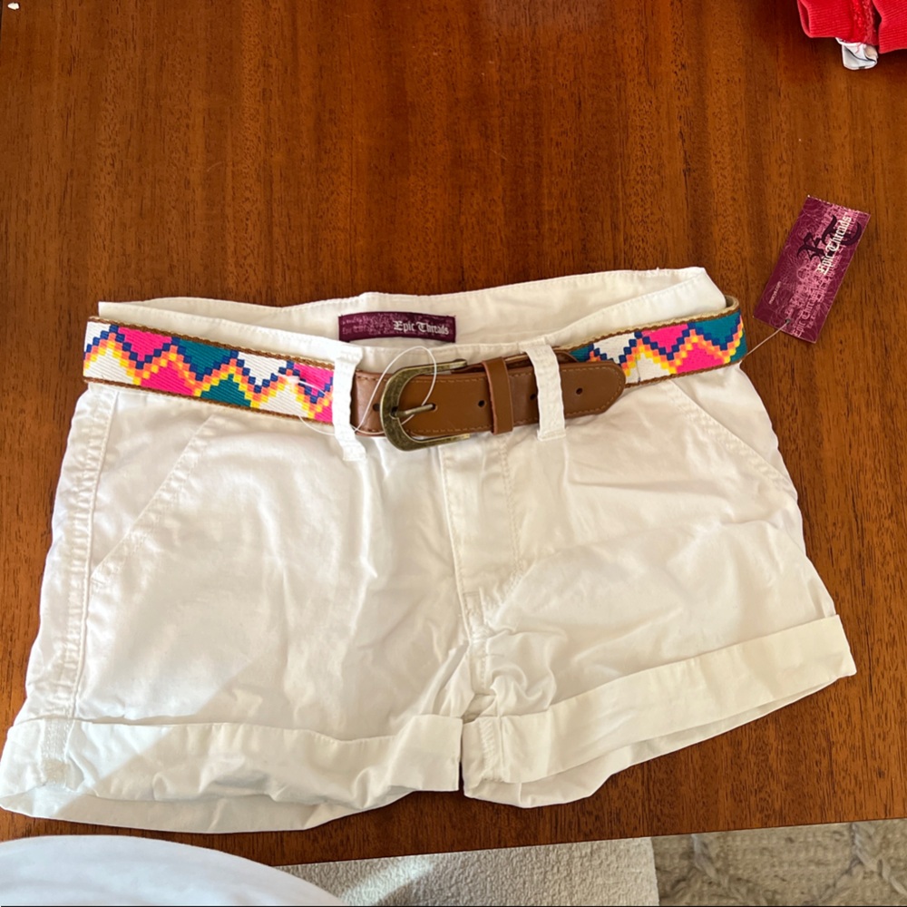Epic Threads White Girls sz 8 Shorts with Multicolor Belt new with tags